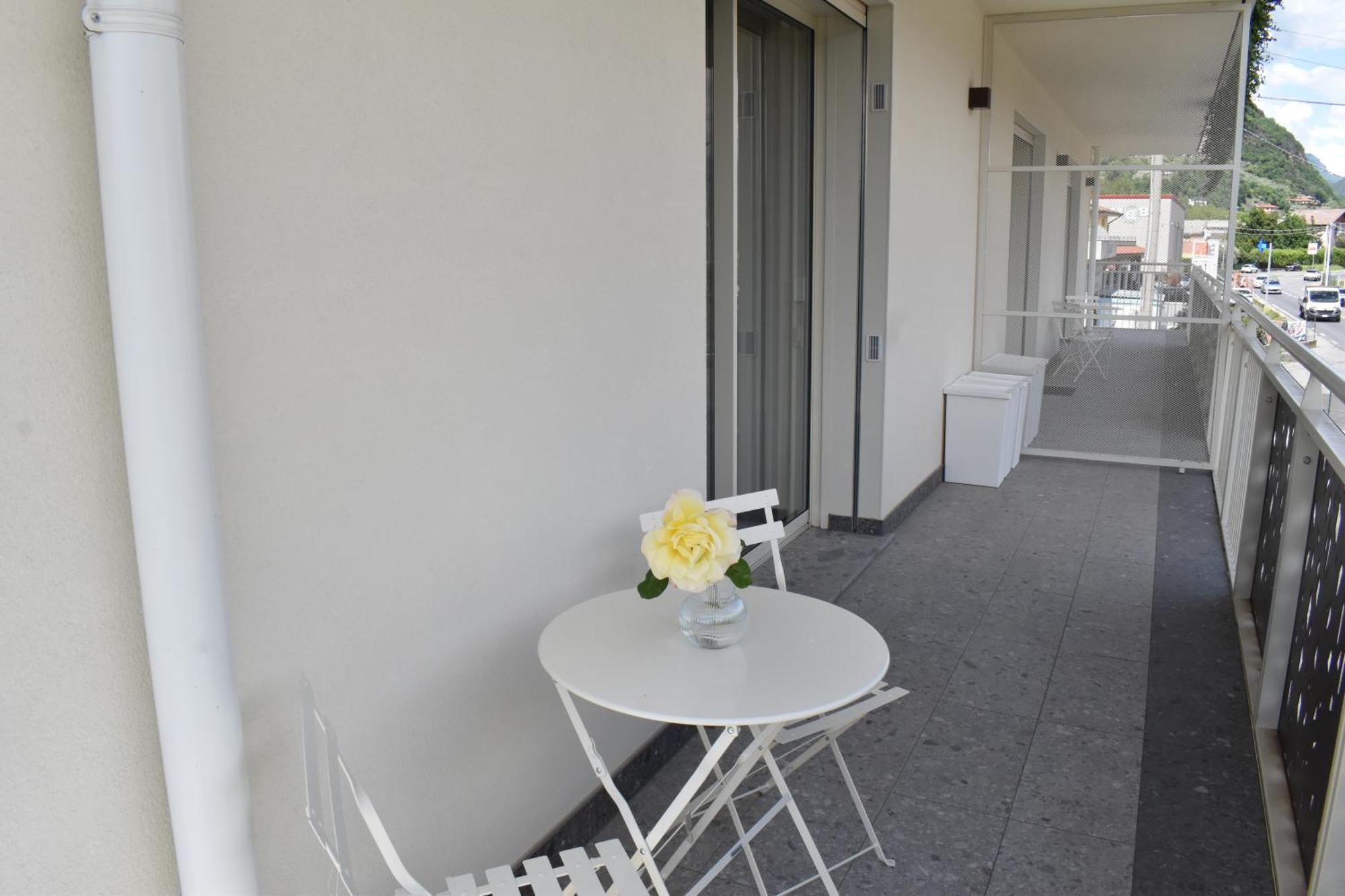 Appartement Baia Delle Rose Via Roma 111 à Costa Volpino Extérieur photo